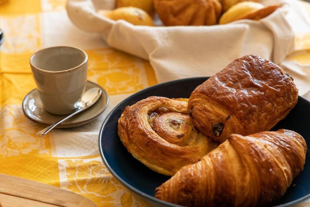 Gite Astara Ury المظهر الخارجي الصورة